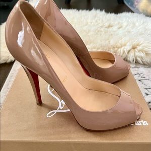 Louboutin Very Prive 120 Patent Nude Peep Toe Pump